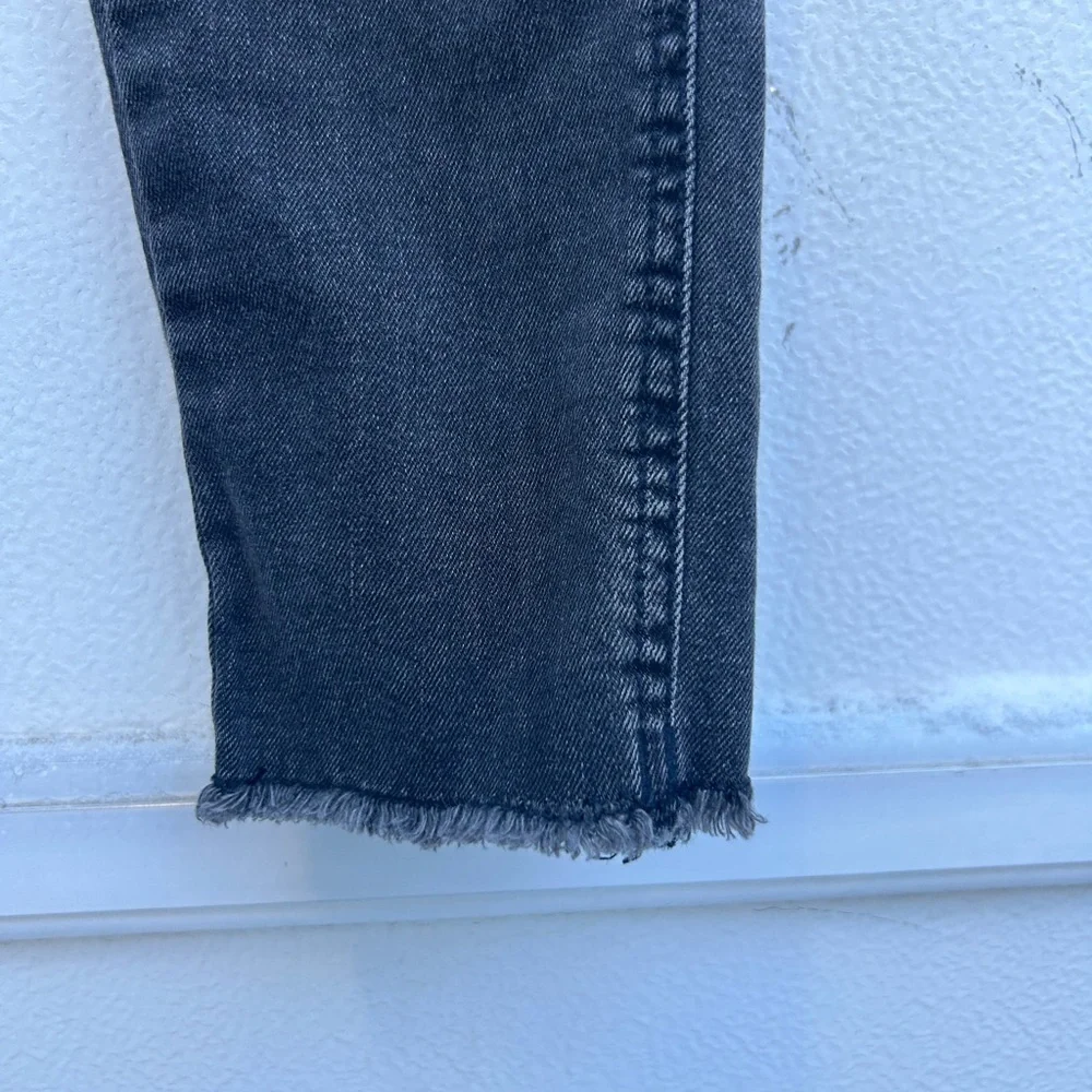 OshKosh B’gosh overall bib girls kids sz 8 black jean denim raw hem adjustable